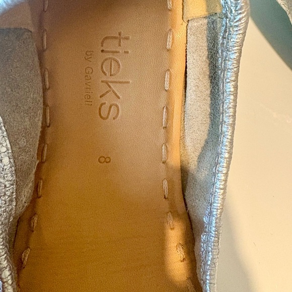 Tieks Silver Screen Ballet Flats Size 8 Excellent Condition - Picture 3 of 9